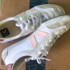 VEJA sneakers! White and Pink. Easy clean